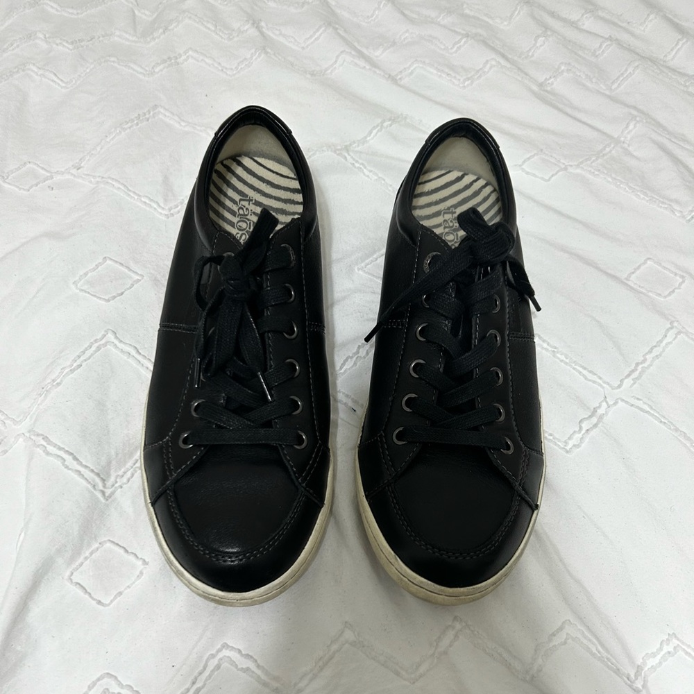 Taos sneakers